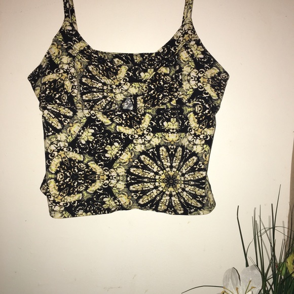 Keyhole Crop Top - Picture 1 of 1